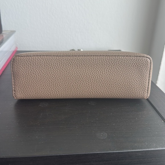 Leather Top handle Crossbody Handbag - Picture 9 of 9